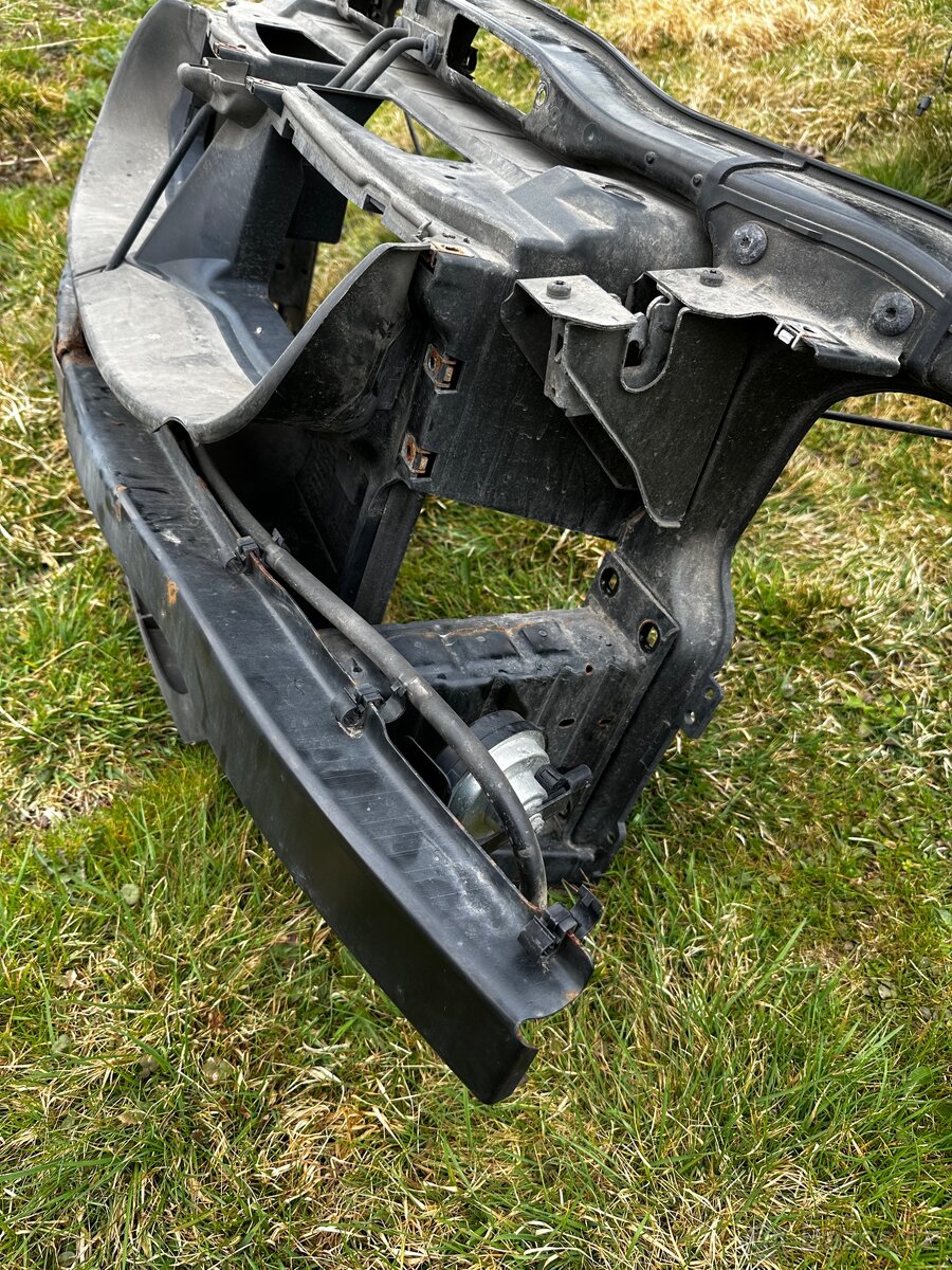 Přední stěna BMW E90 - 2