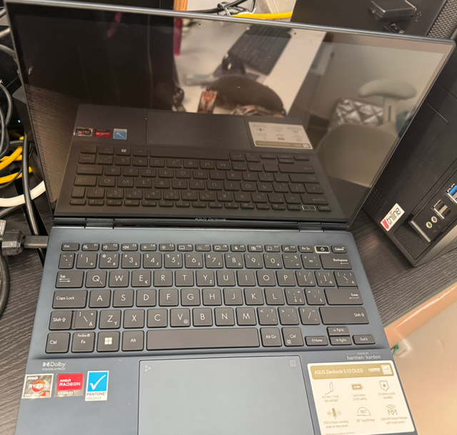 ASUS Zenbook S 13 OLED UM5302TA – OLED, na opravu / díly - 2