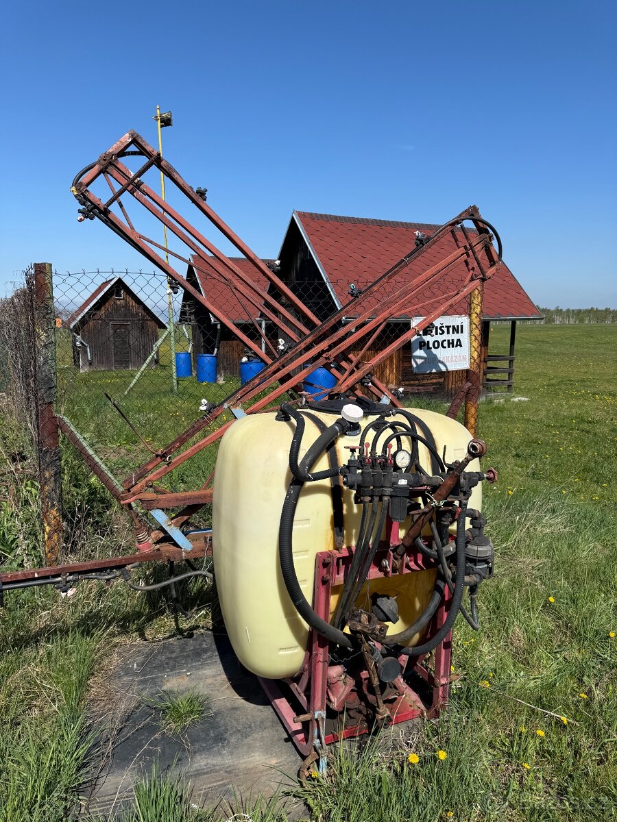 Nesený postřikovač za traktor Hardi - 2