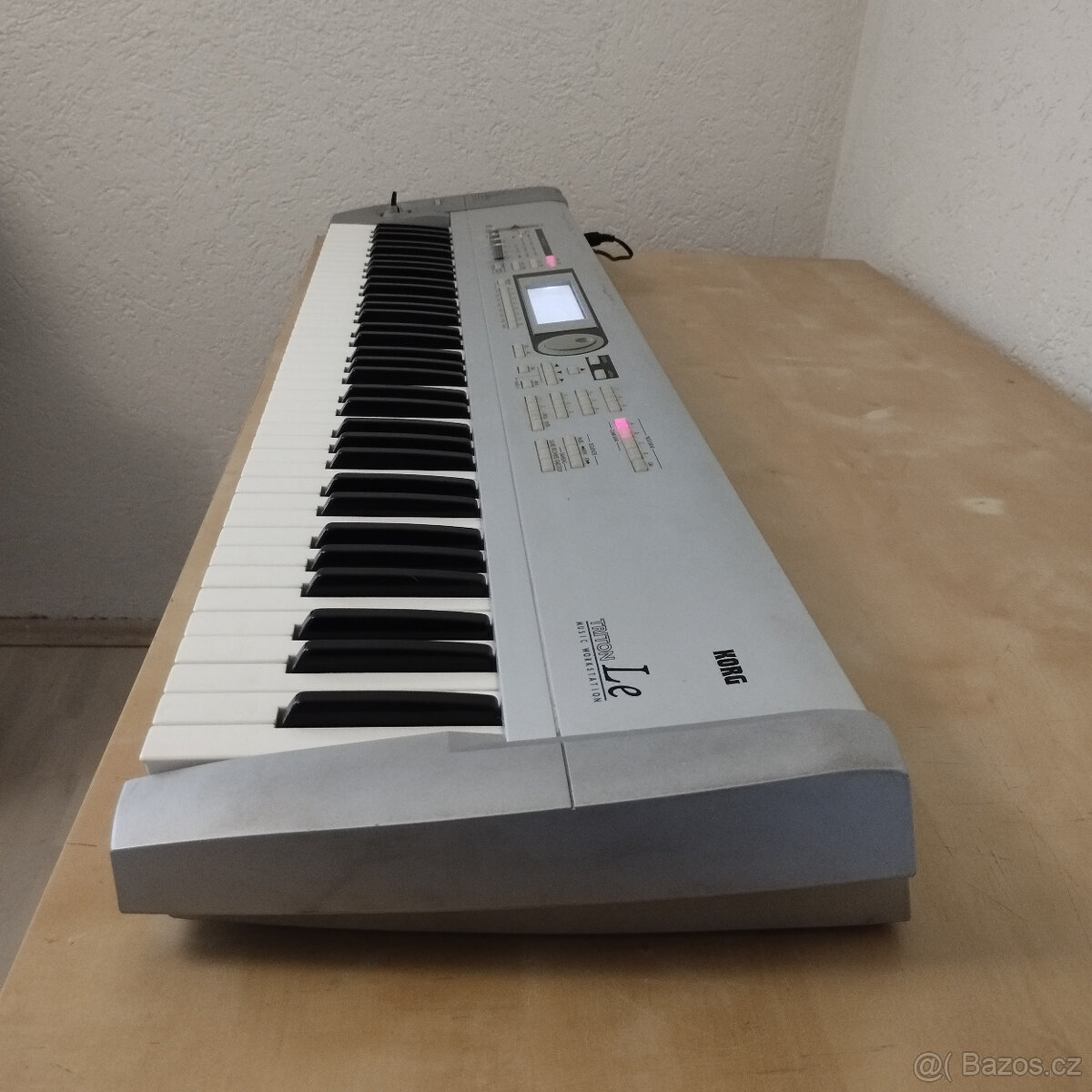 Korg Triton Le-76 - 2