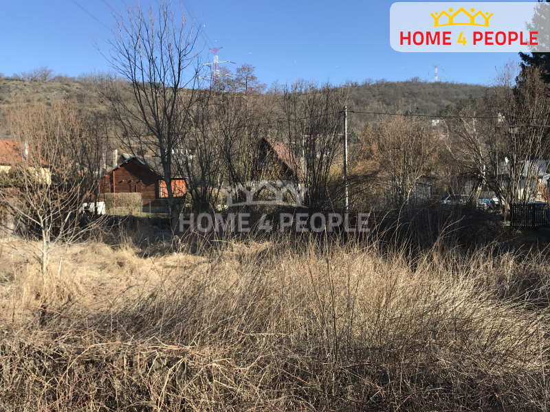 prodej pozemků, 262 m² a 323 m², obec Zadní Třebáň – pohled 2