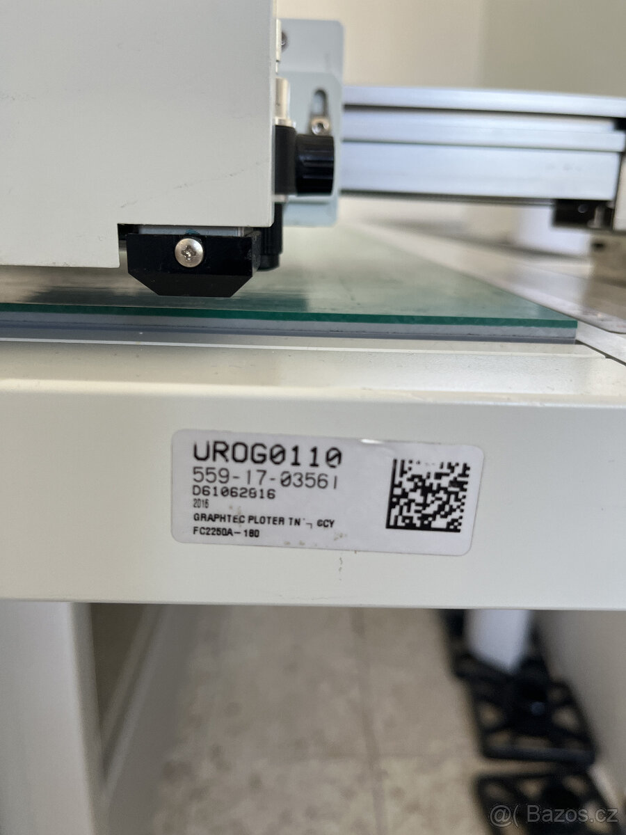 Prodám řezací plotr Graphtec FC 2250-180 nefunkční - 2