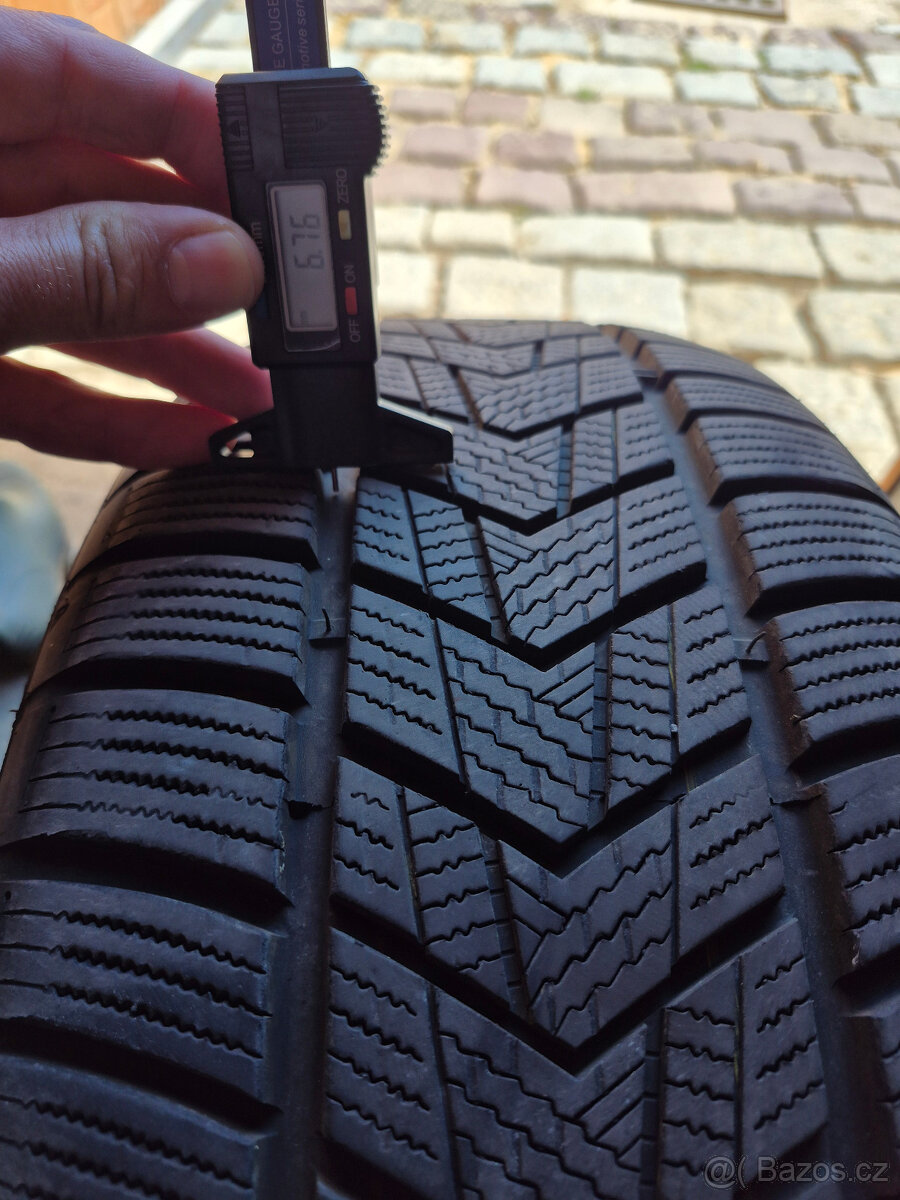zimni gumy 235/50 r19 - 2