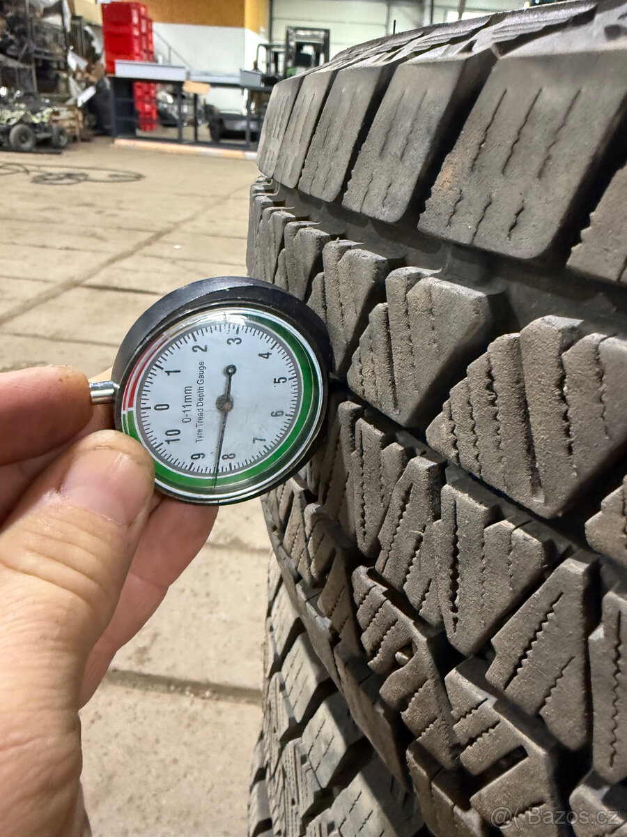 Sada pneu Bridgestone Blizzak DM-V3, 205/70/15 - 2
