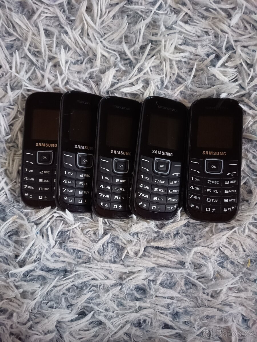 Tlačítkový telefon - 2
