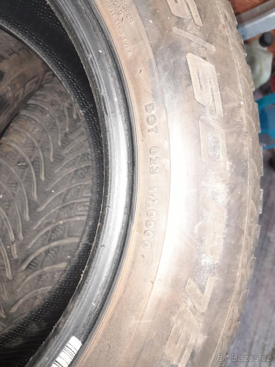 Zimní pneu. 215/60 r16 - 2