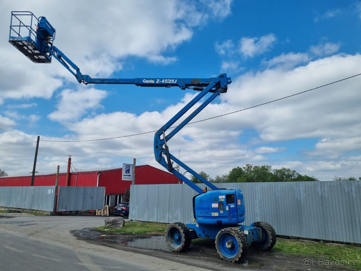 Prodám terenní kloubovou plošinu Genie Z45/25 - 2