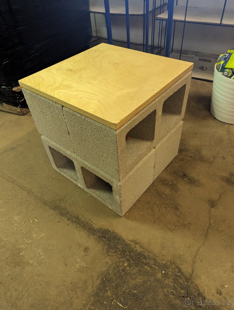 stolek z betonu a překližky - interiér i exteriér - 2