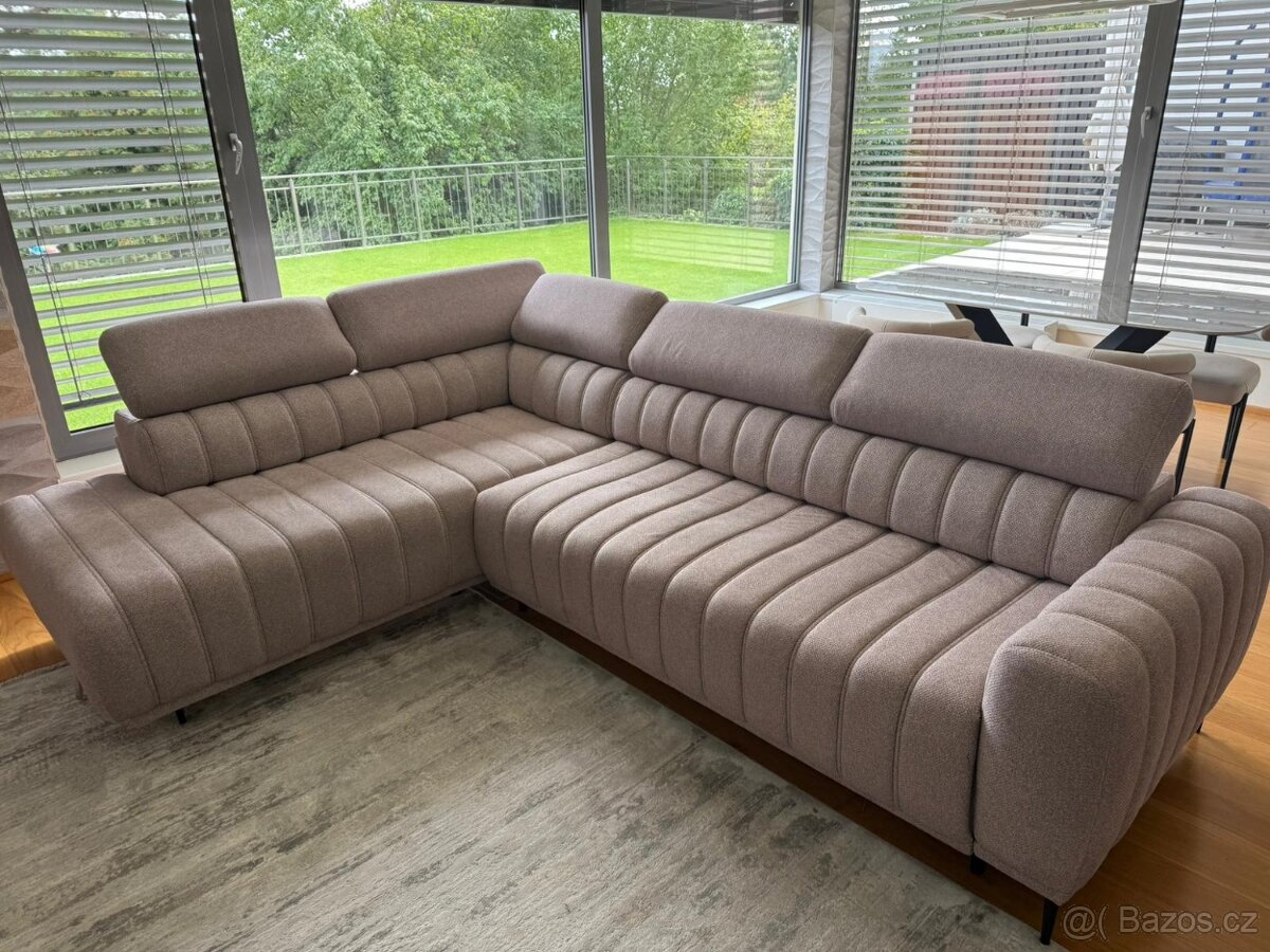 Rohová sedačka, skoro nová - 2