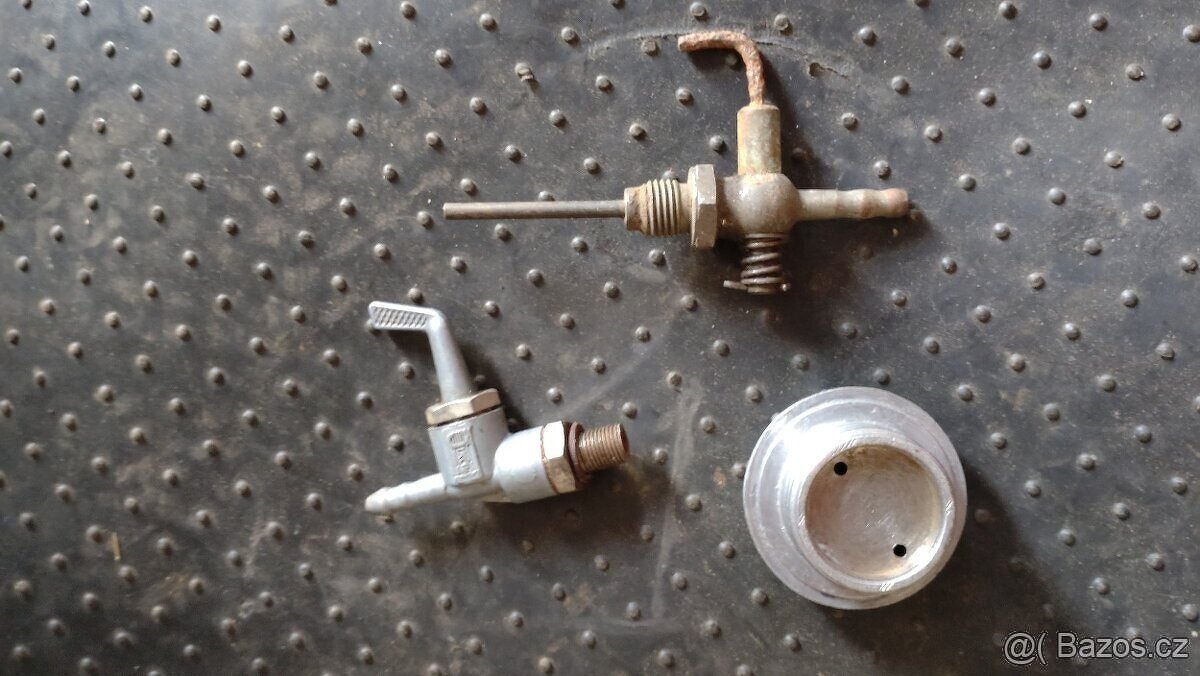 Drobné díly jawa 550 pařez prodám i jednotlivě - 2