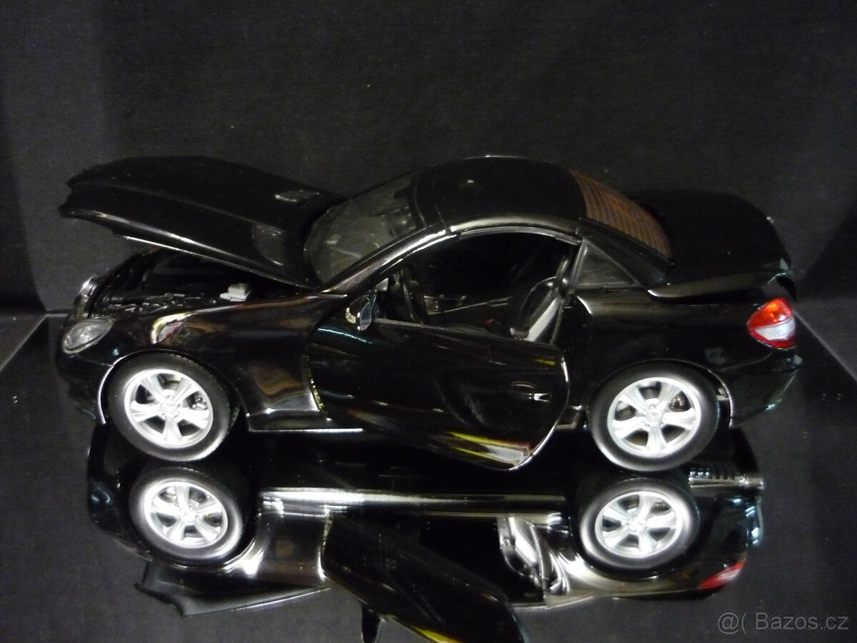 Mercedes Benz SLK 350 Welly 1/18 - 2