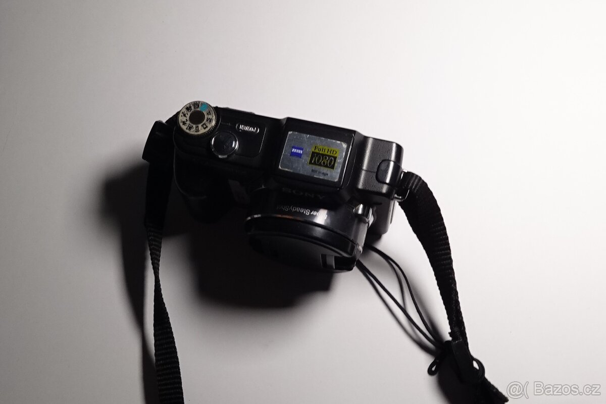 Sony Cyber-Shot DSC-H3 černý - 2