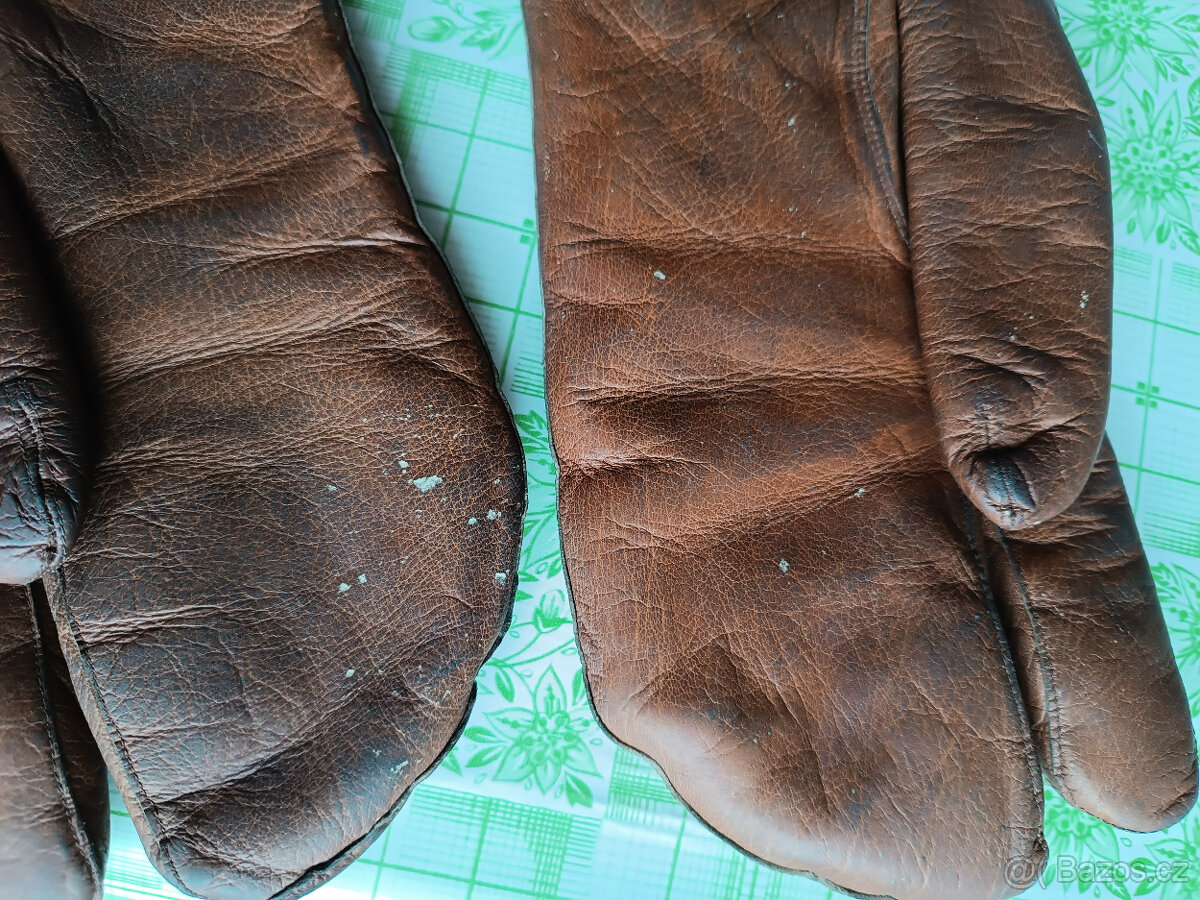 Historické tříprstové rukavice - 2