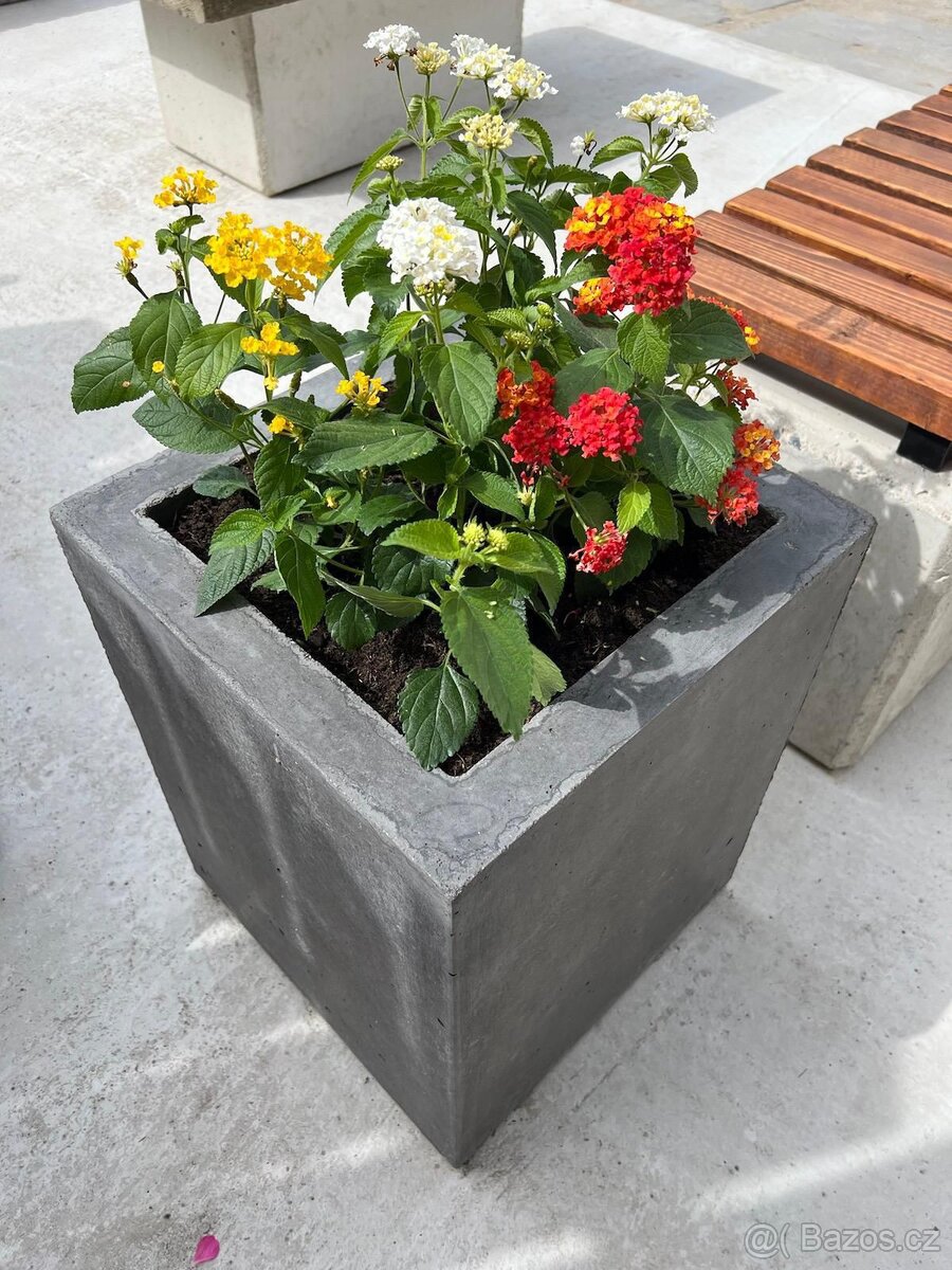 Betonové květináče - 2
