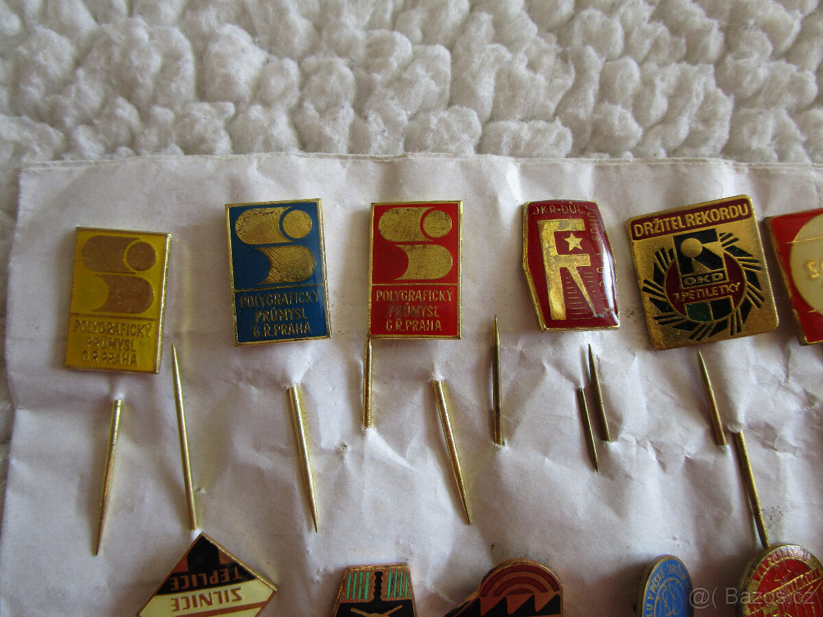 Prodám 20 ks odznaků - 2