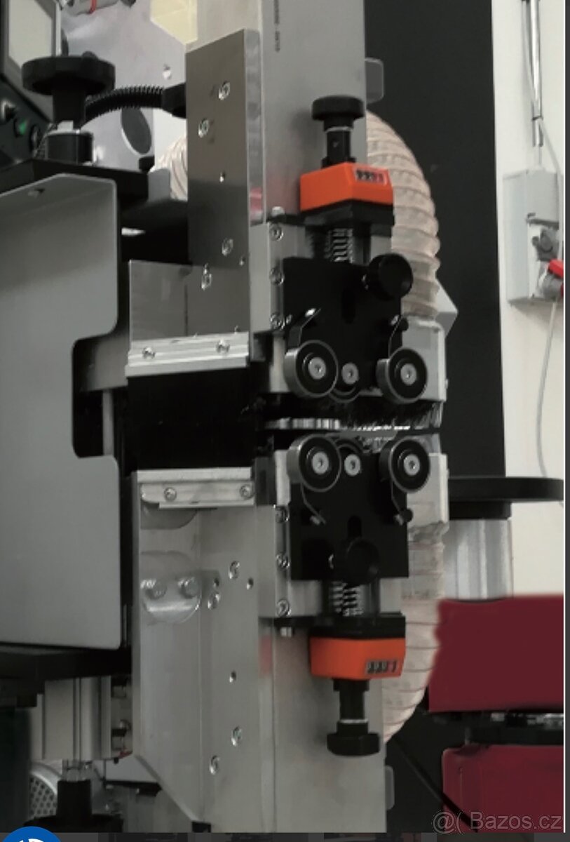 Olepovací stroj na tvarové dílce Vitap - 2