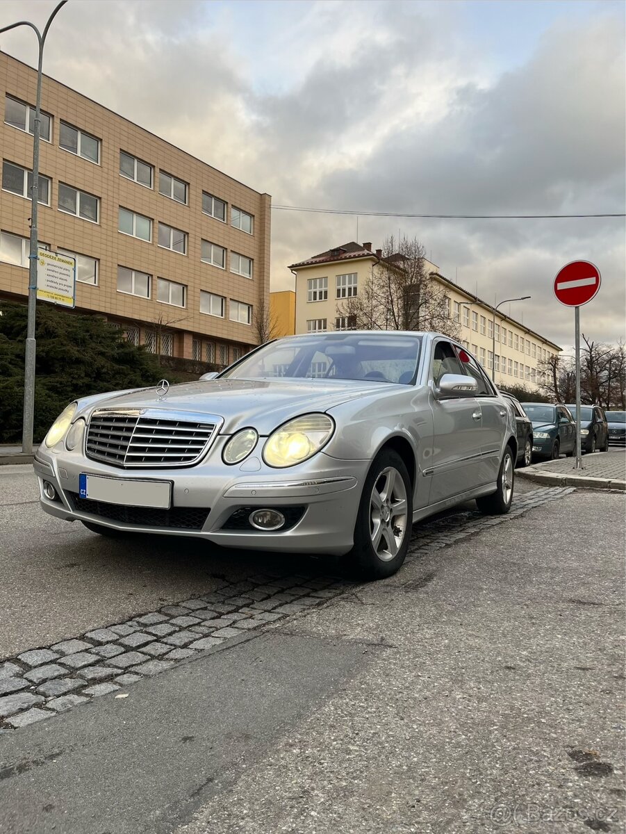 Mercedes Benz W211 - 2