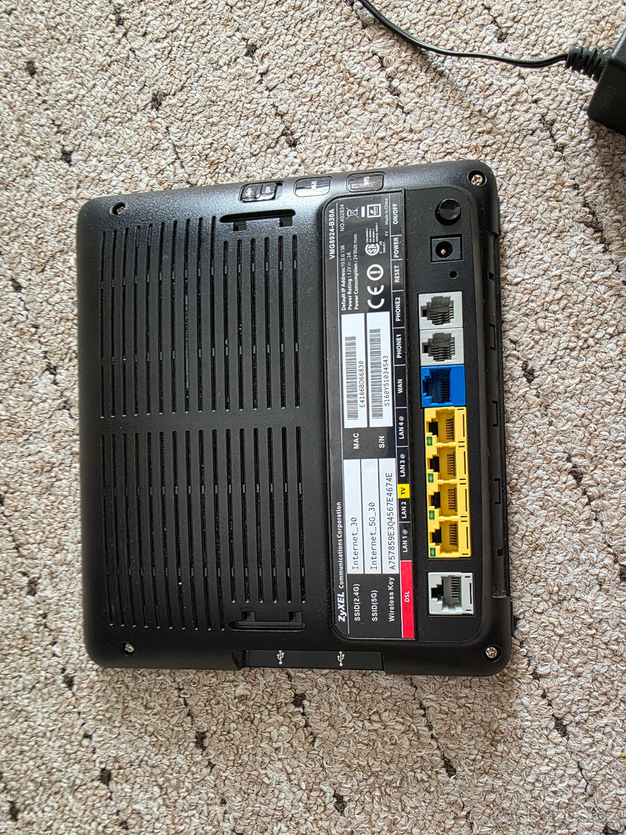 Zyxel DSL+WAN router - 2