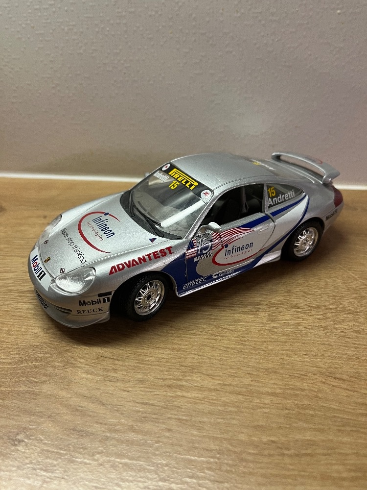 Auta 1:24 Bburago - 2