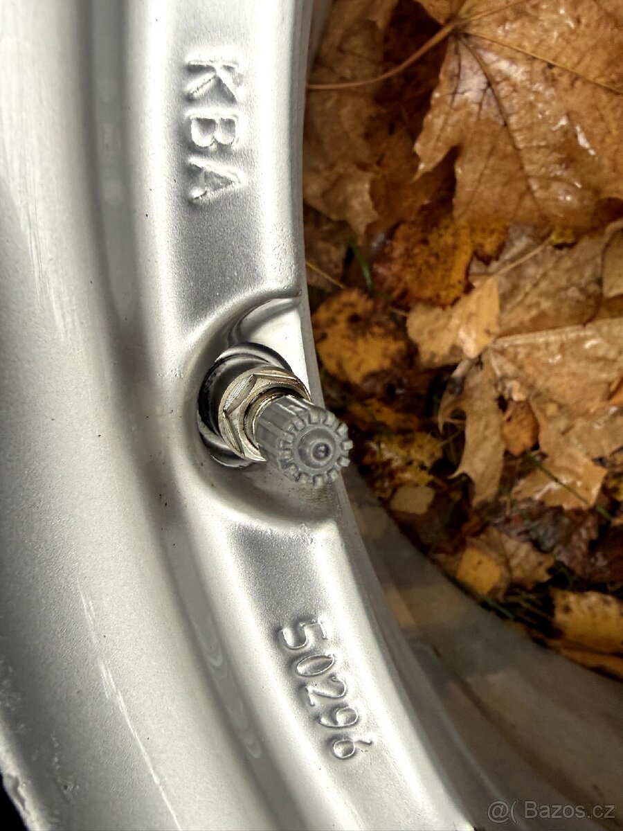 Zimní kola Hyundai Kona 5x114,3 225/60 R17 ET45 - 2