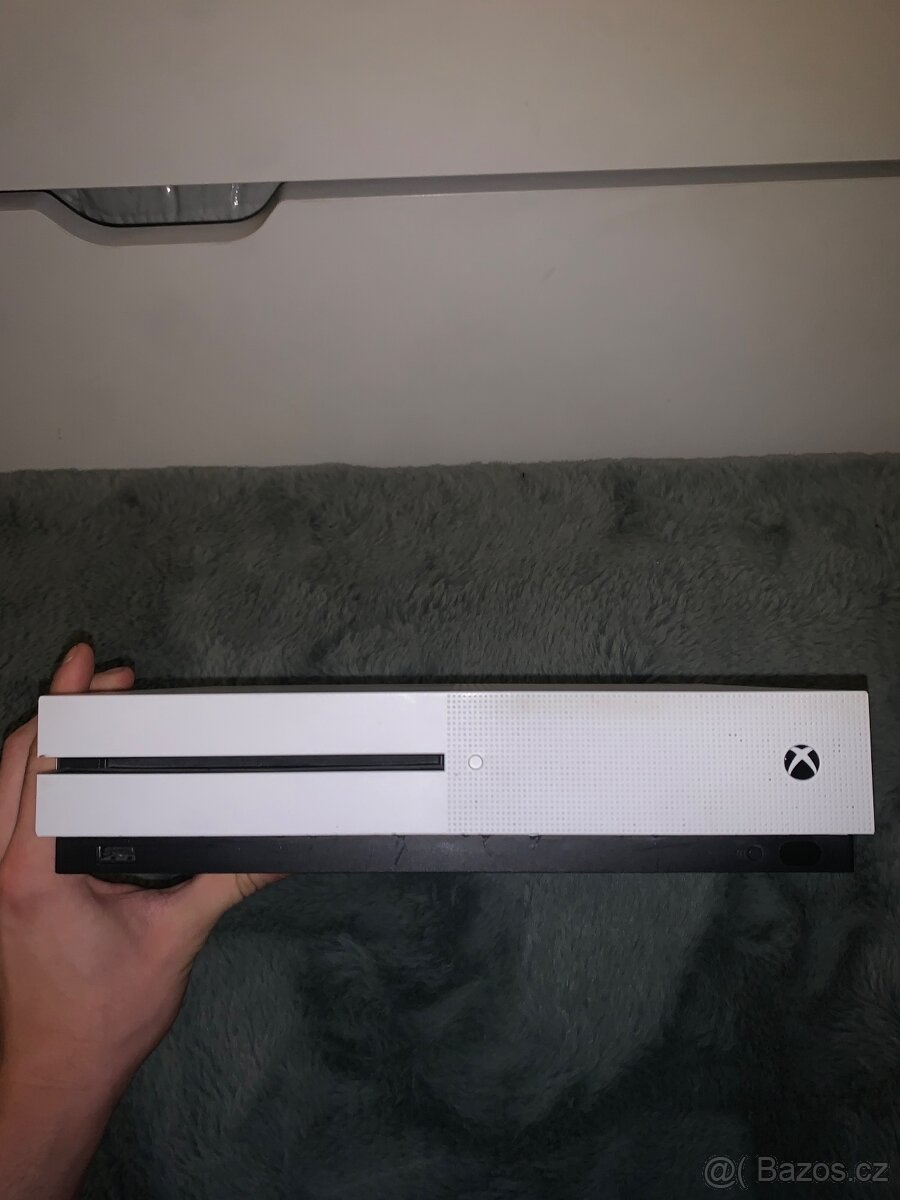 Xbox One S 1T - 2
