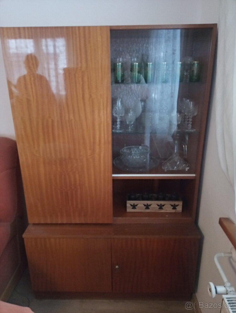 Skříňky z obývací stěny - 2