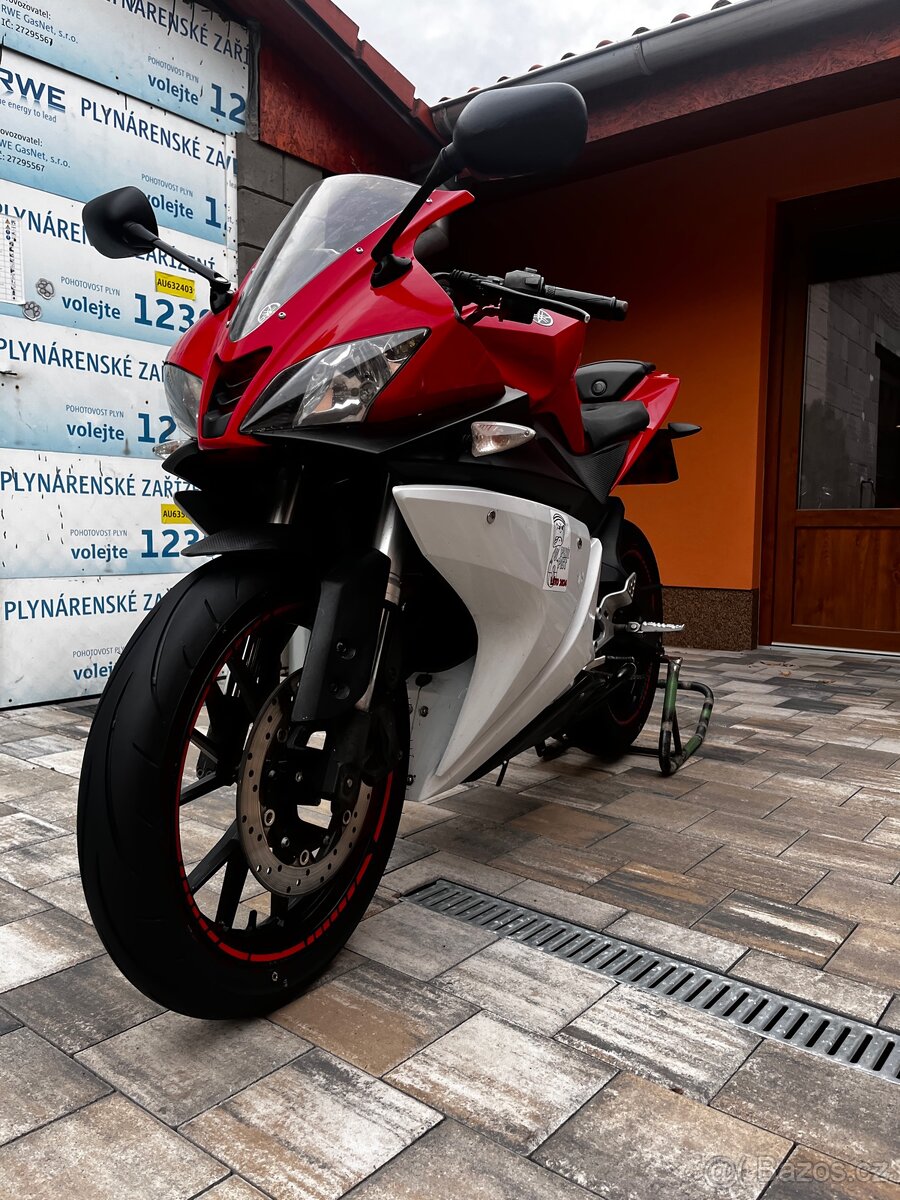 Yamaha yzf r125 - 2