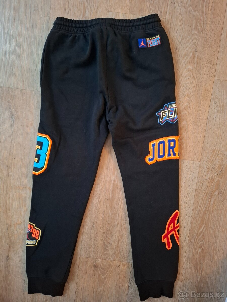 Tepláky Jordan vel.10-12 let - 2