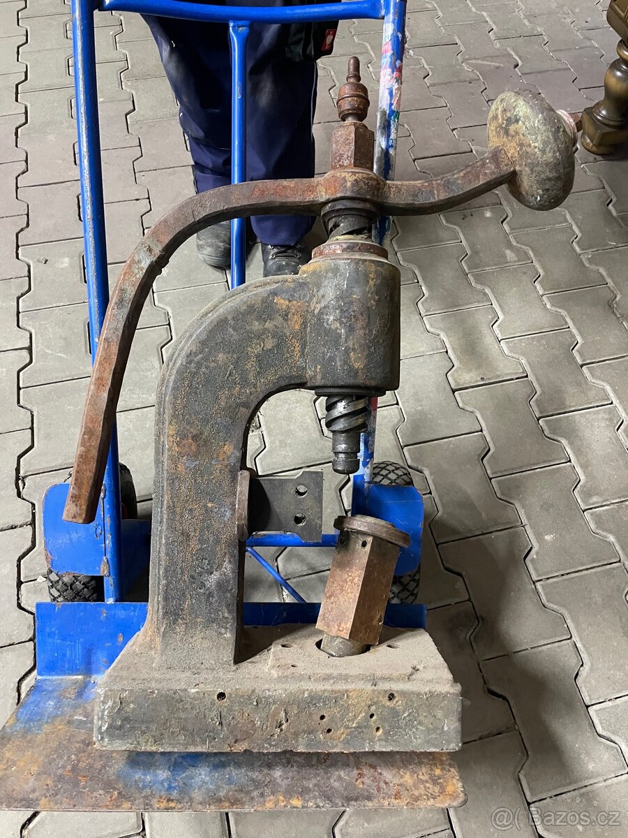 Pákový litinový lis - 2