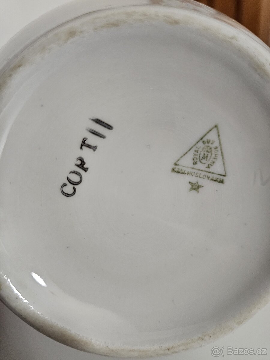 Porcelánová konvička Royal Dux Bohemia - 2