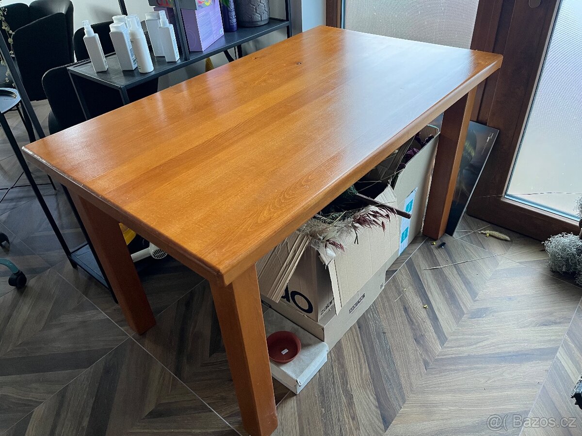 Jídelní stůl - 2