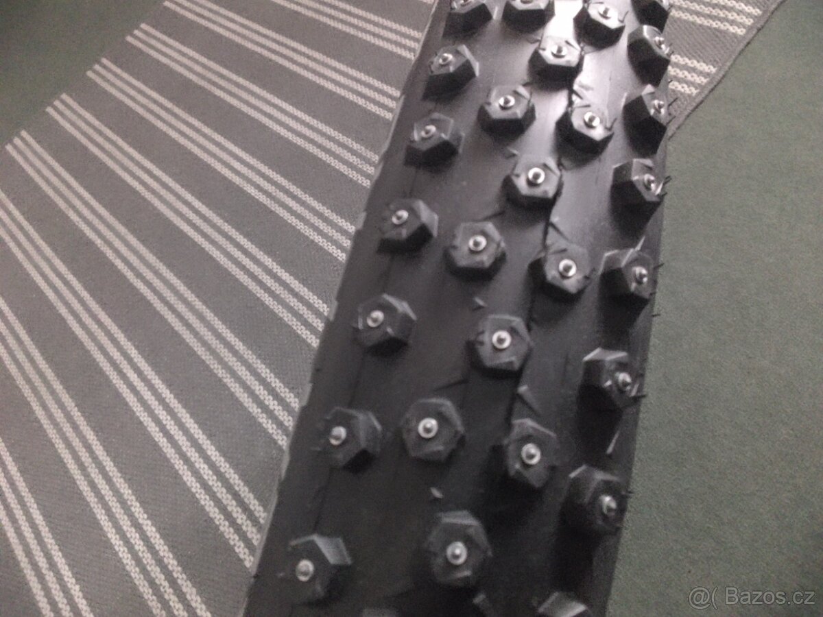 Pláště z hroty - 2