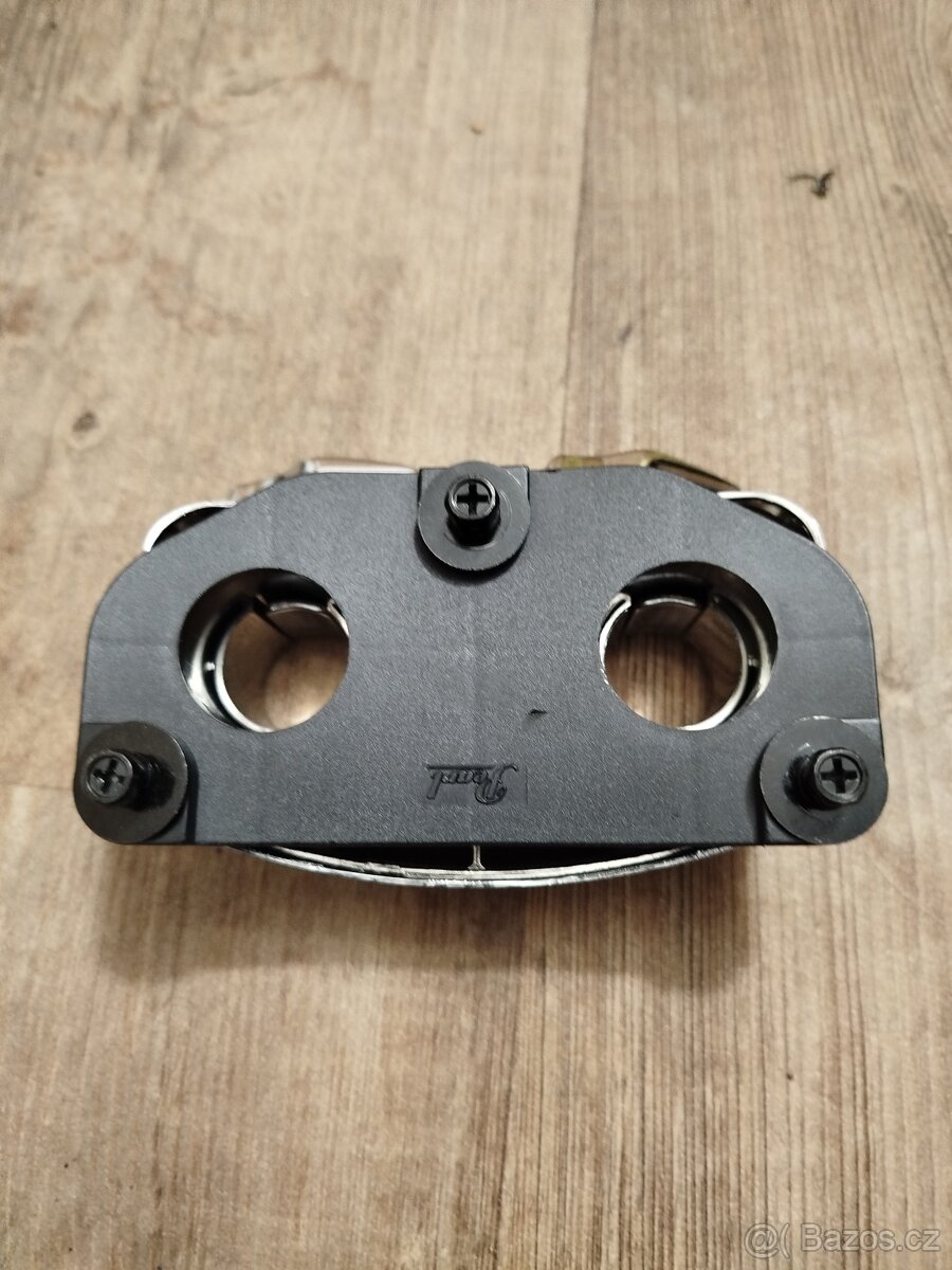 Příruba na kopák - 2