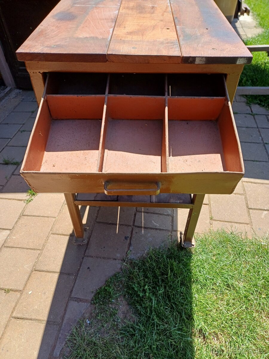 dílenský stůl - 2