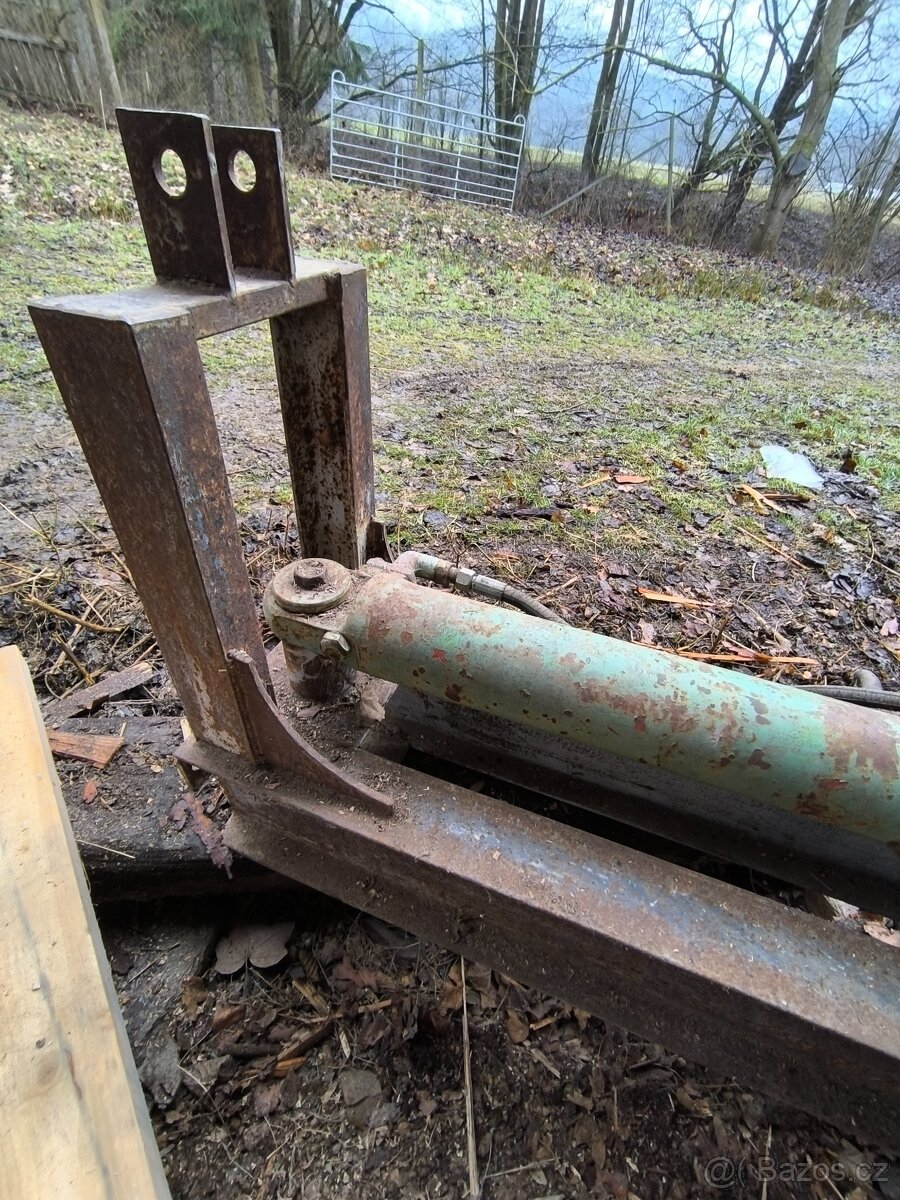 Štípač na dřevo - 2