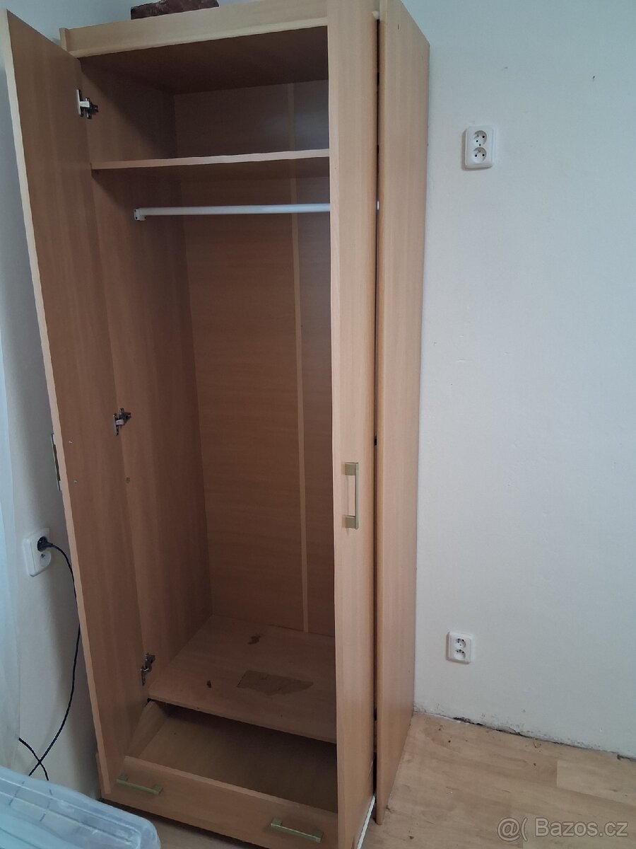 Šatní skříň - 2