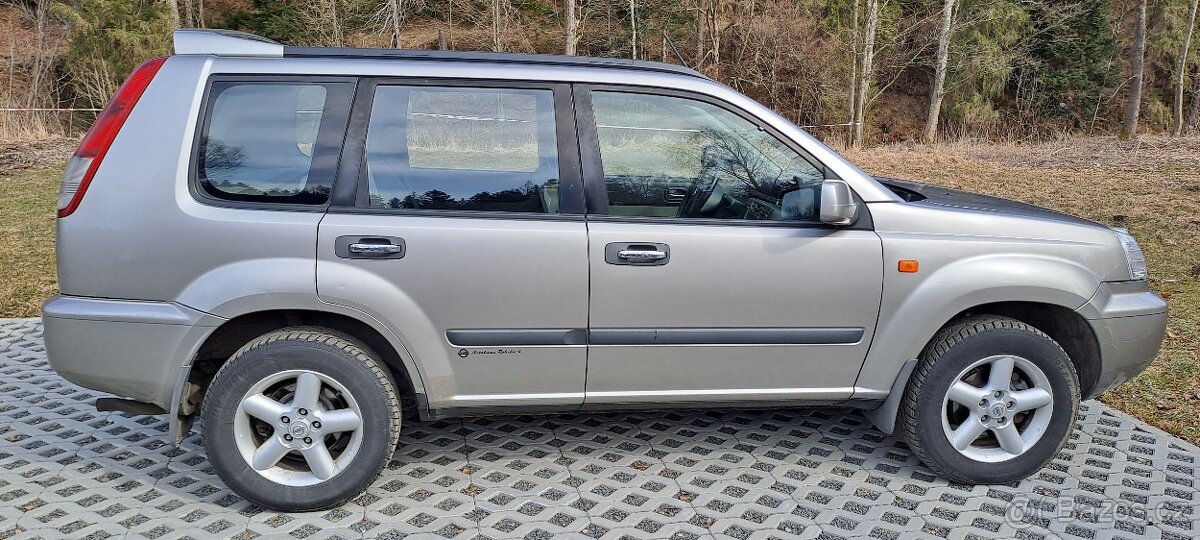 NISSAN X-Trail 2,2 DCi -WEBASTO - 2