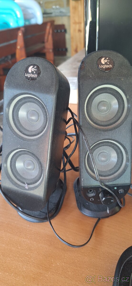 Monitor, reproduktory klávesnice - 2