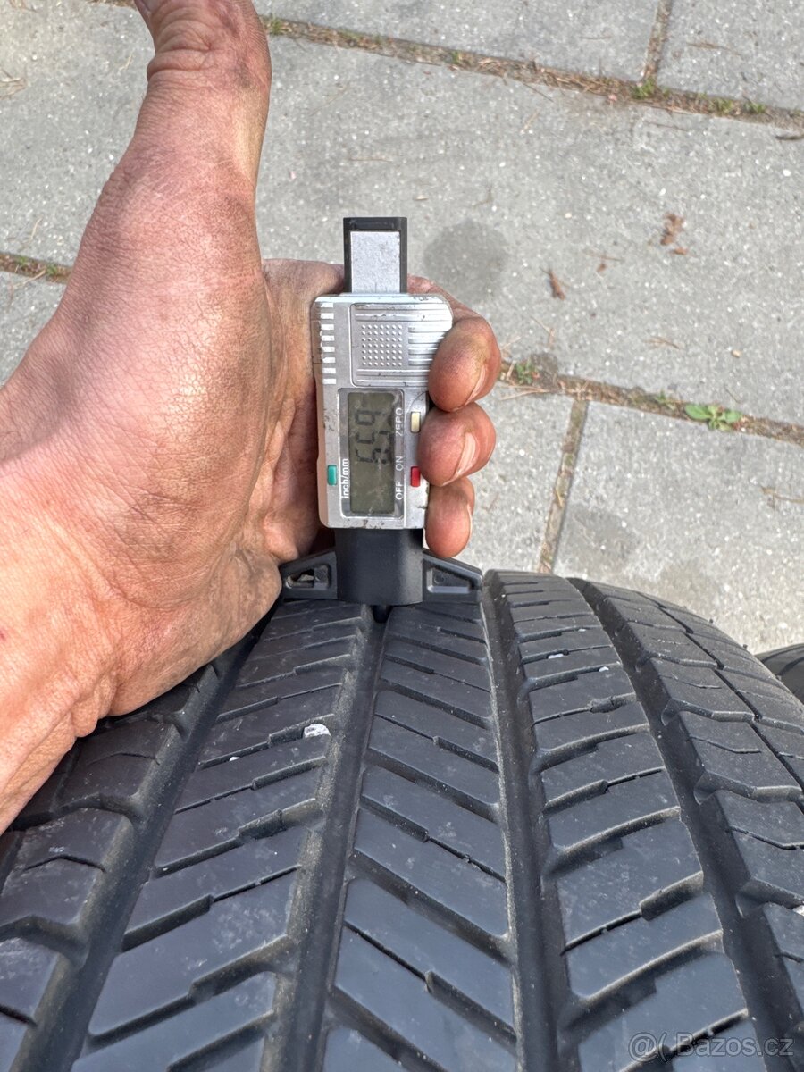 Dvě letní pneu Yokohama 235/55/18 - 2