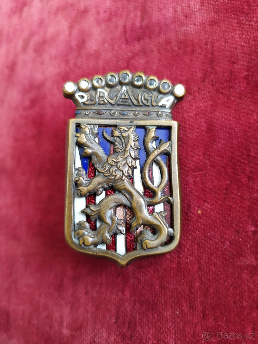 Přední znak na Pragu Alfa - 2