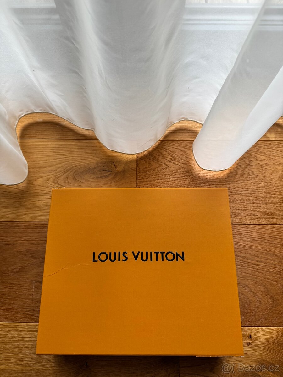Louis Vuitton krabice a stuha. - 2