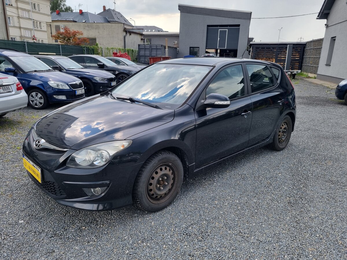 HYUNDAI i30 1.4i 80KW R.V.2011/1.MAJITEL - 2