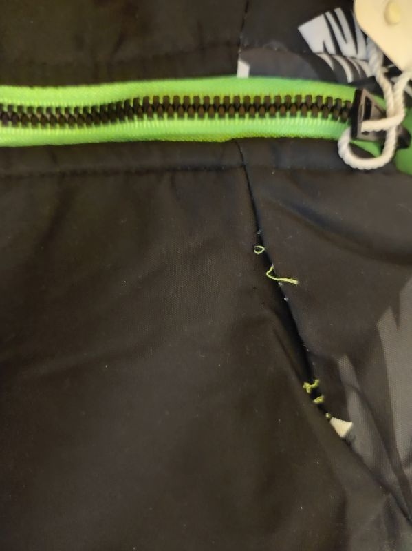 Chlapecká zimní bunda KUGO vel.. 140 NOVÁ - 2