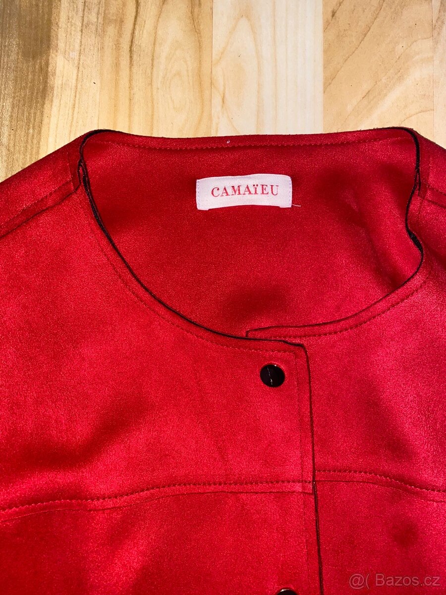 Krásný červený kabátek - 2