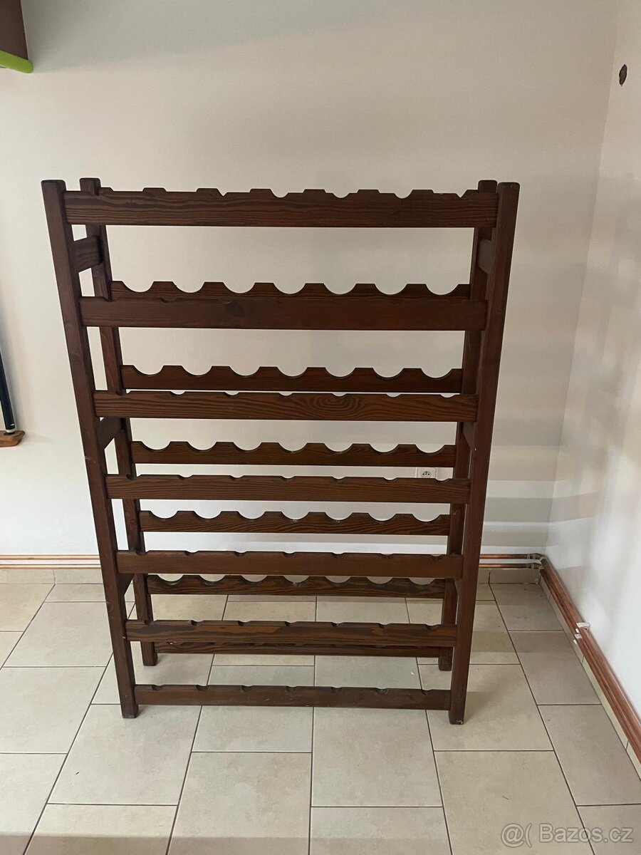 Dřevěný stojan na víno - 2