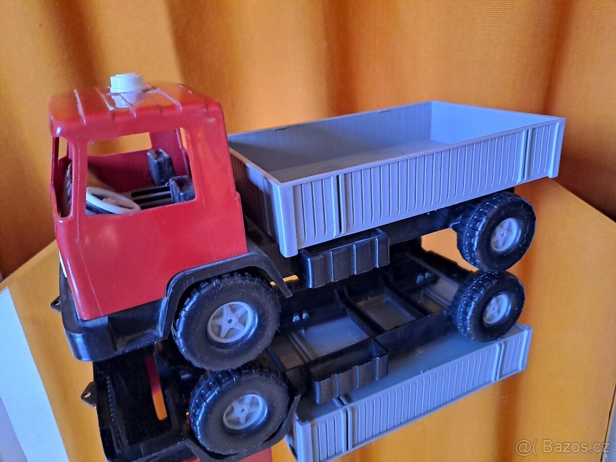 LIAZ s valníkem, Technoplast Chropyně - 2