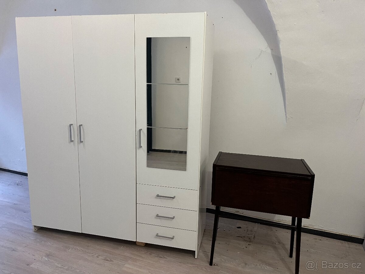 vybavení z bytu - levně - 2