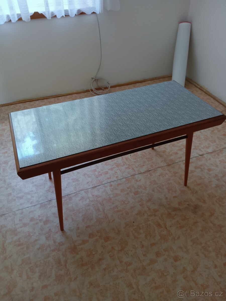 Konferenční stolek - 2