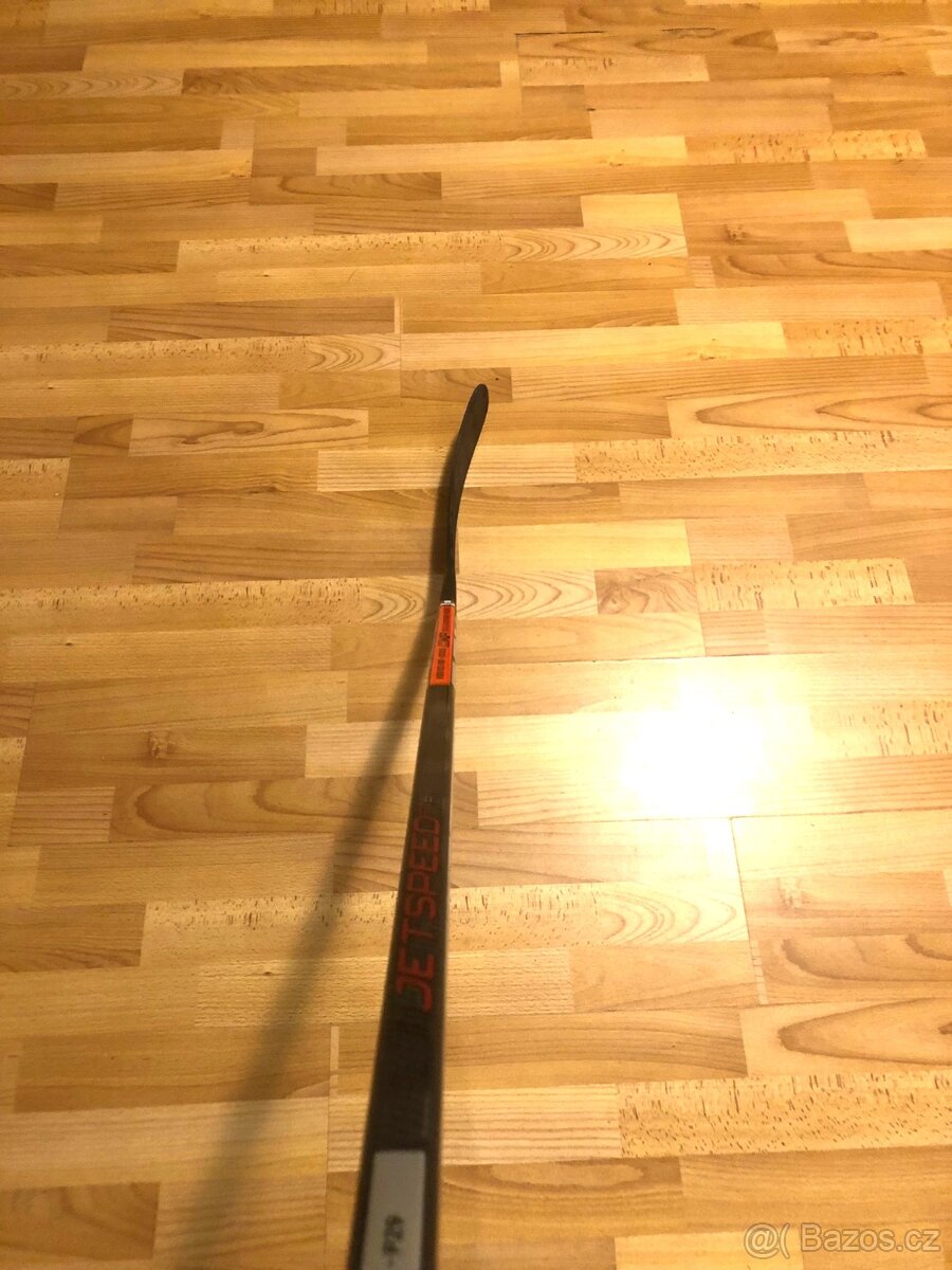 Hůl CCM Jetspeed FT6Pro, flex 75, levá 29 - 2