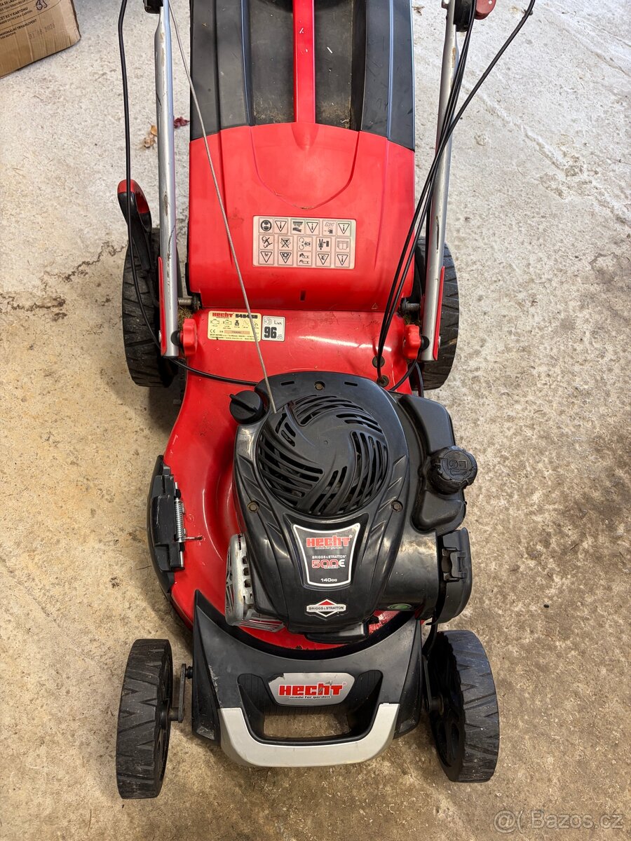 Benzínová sekačka s pojezdem HECHT - 2